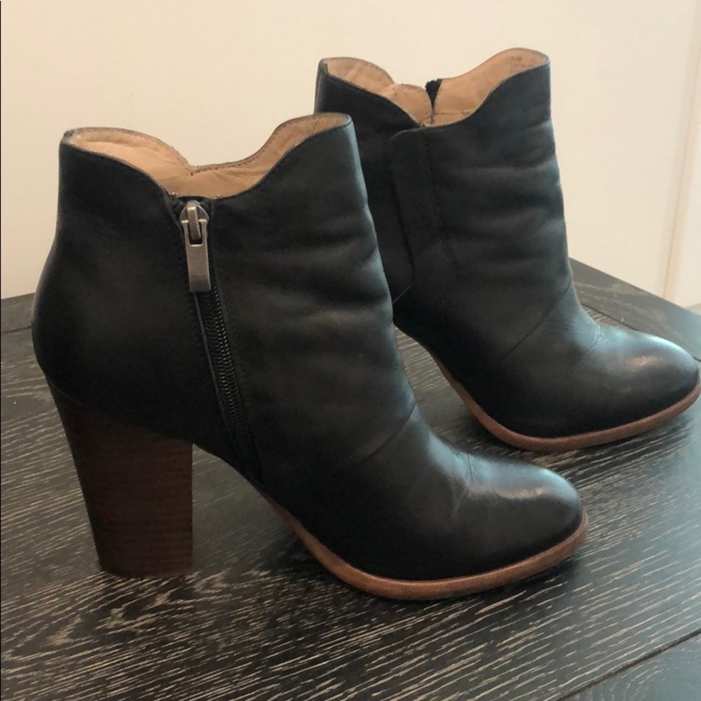 Halogen booties